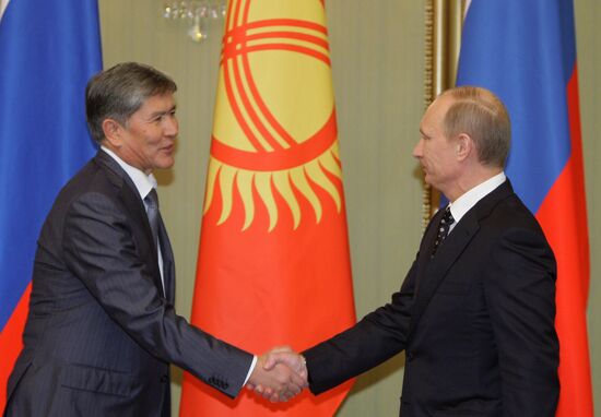 Vladimir Putin meets with Almazbek Atambayev