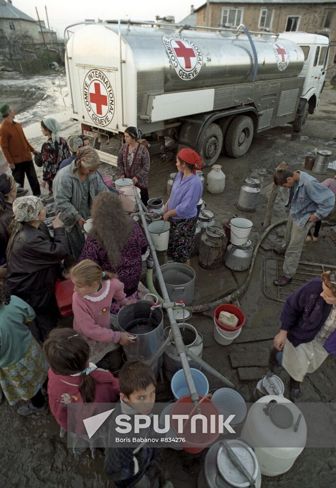 Grozny locals getting drinking water