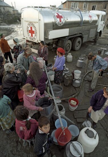 Grozny locals getting drinking water