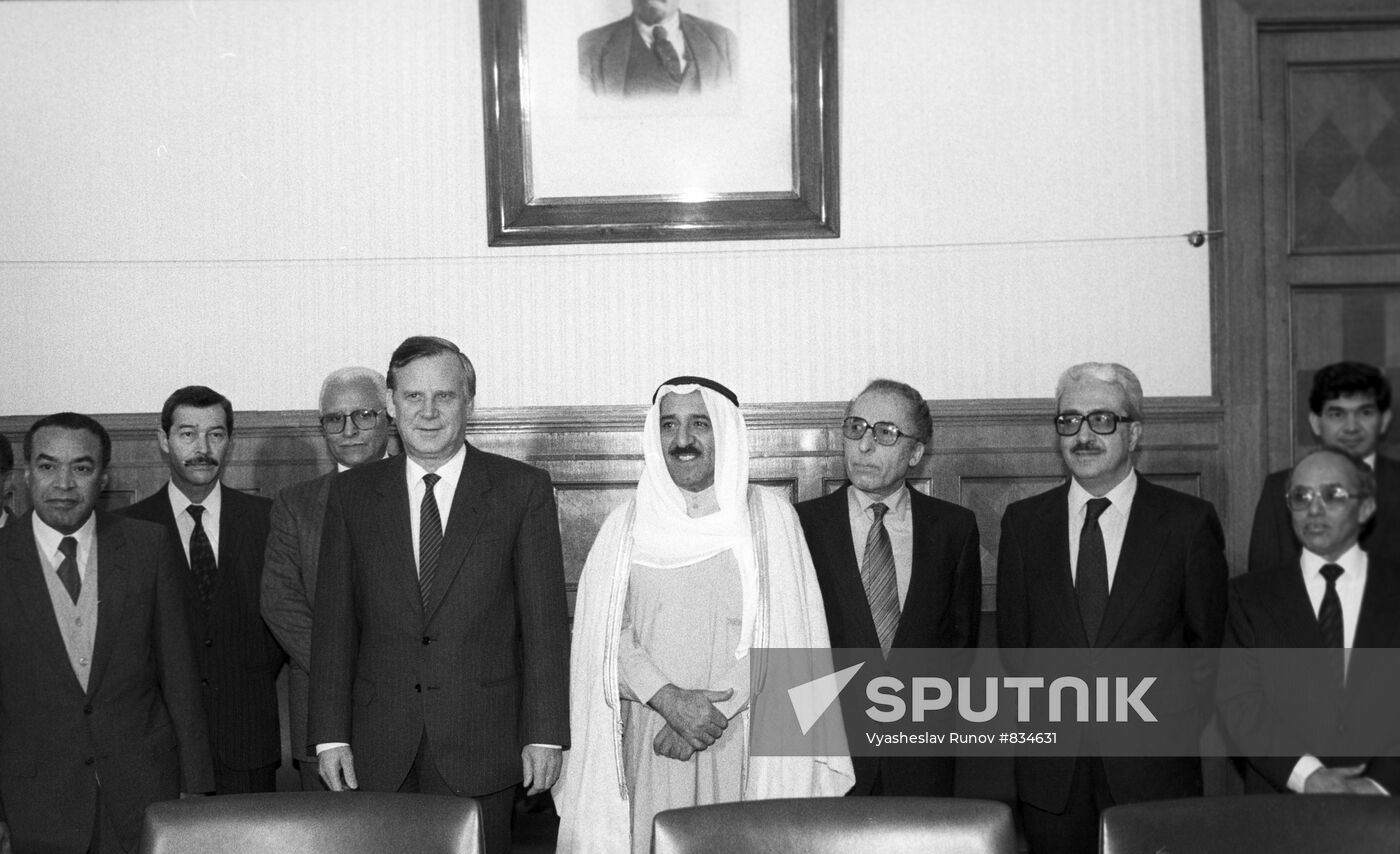 Nikolai Ryzhkov and delegation from League of Arab States