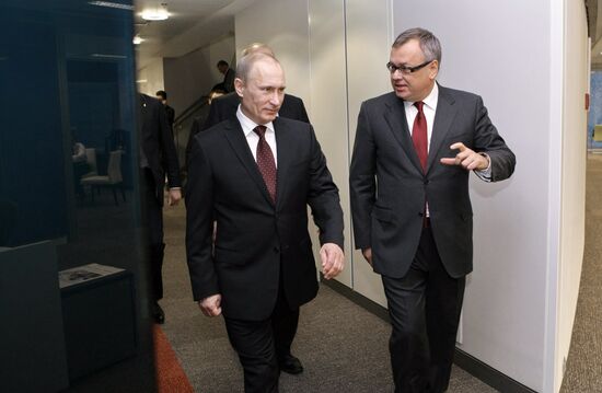 Vladimir Putin visits new VTB bank office