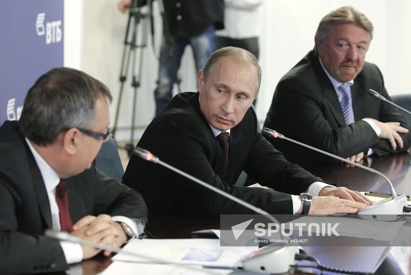 Vladimir Putin visits new VTB bank office