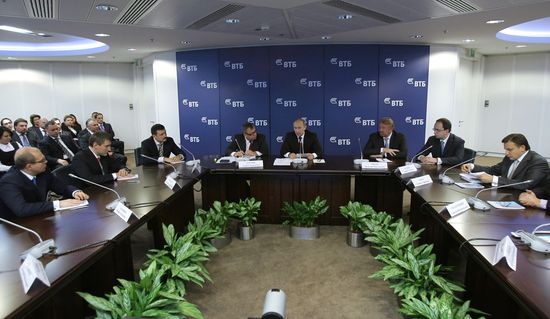 Vladimir Putin visits new VTB bank office