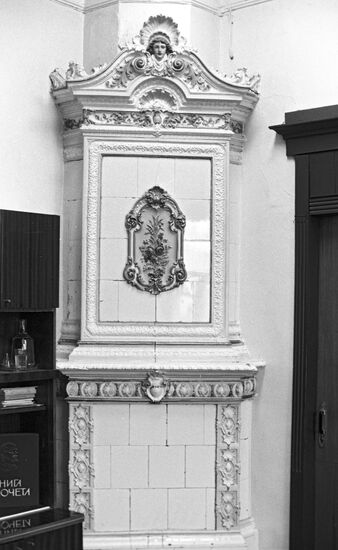 Dutch tile stove