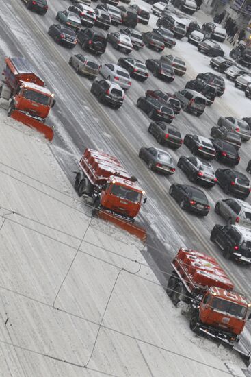 Snow removal equipment on Moscow streets