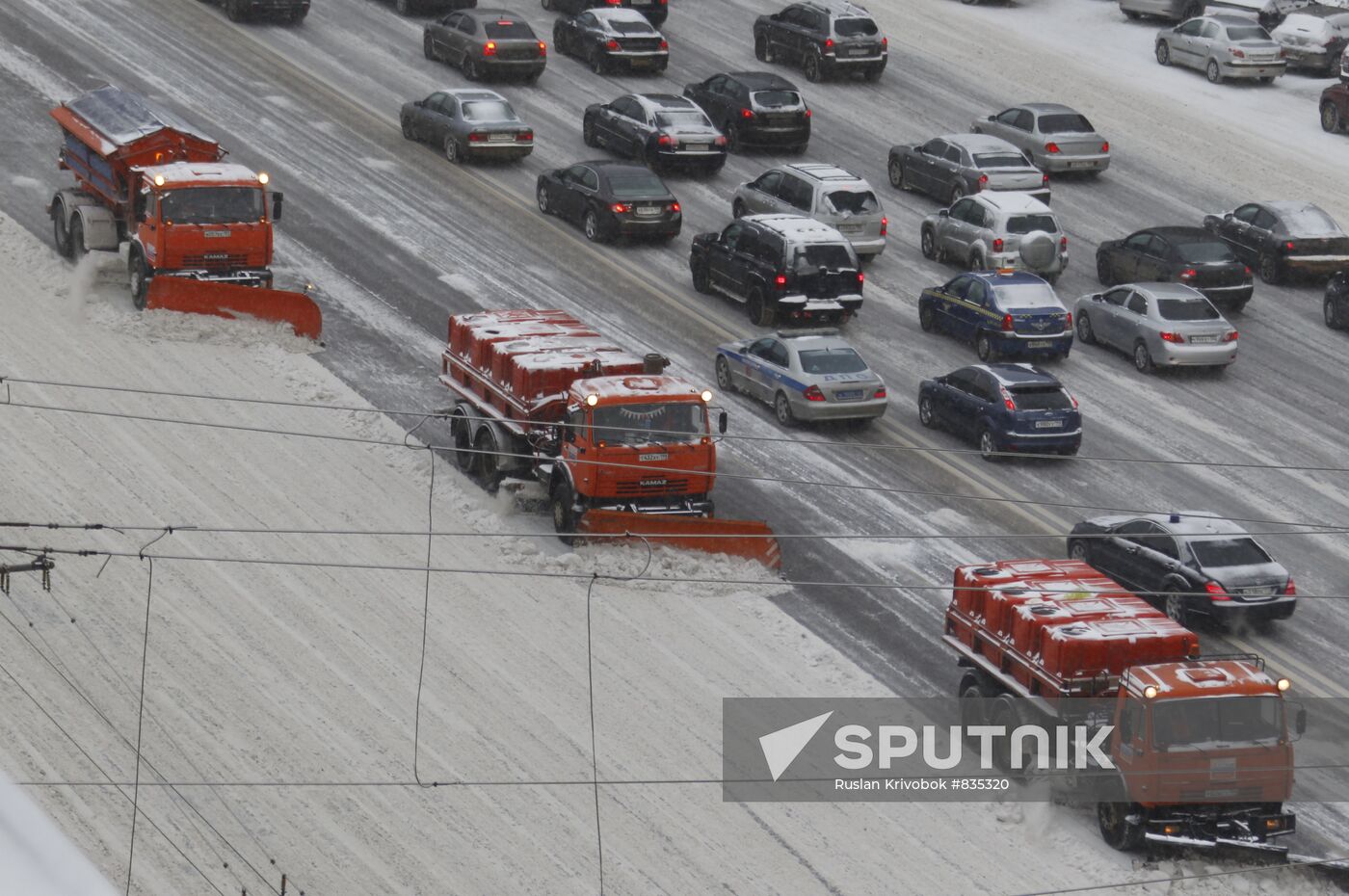 Snow removal equipment on Moscow streets