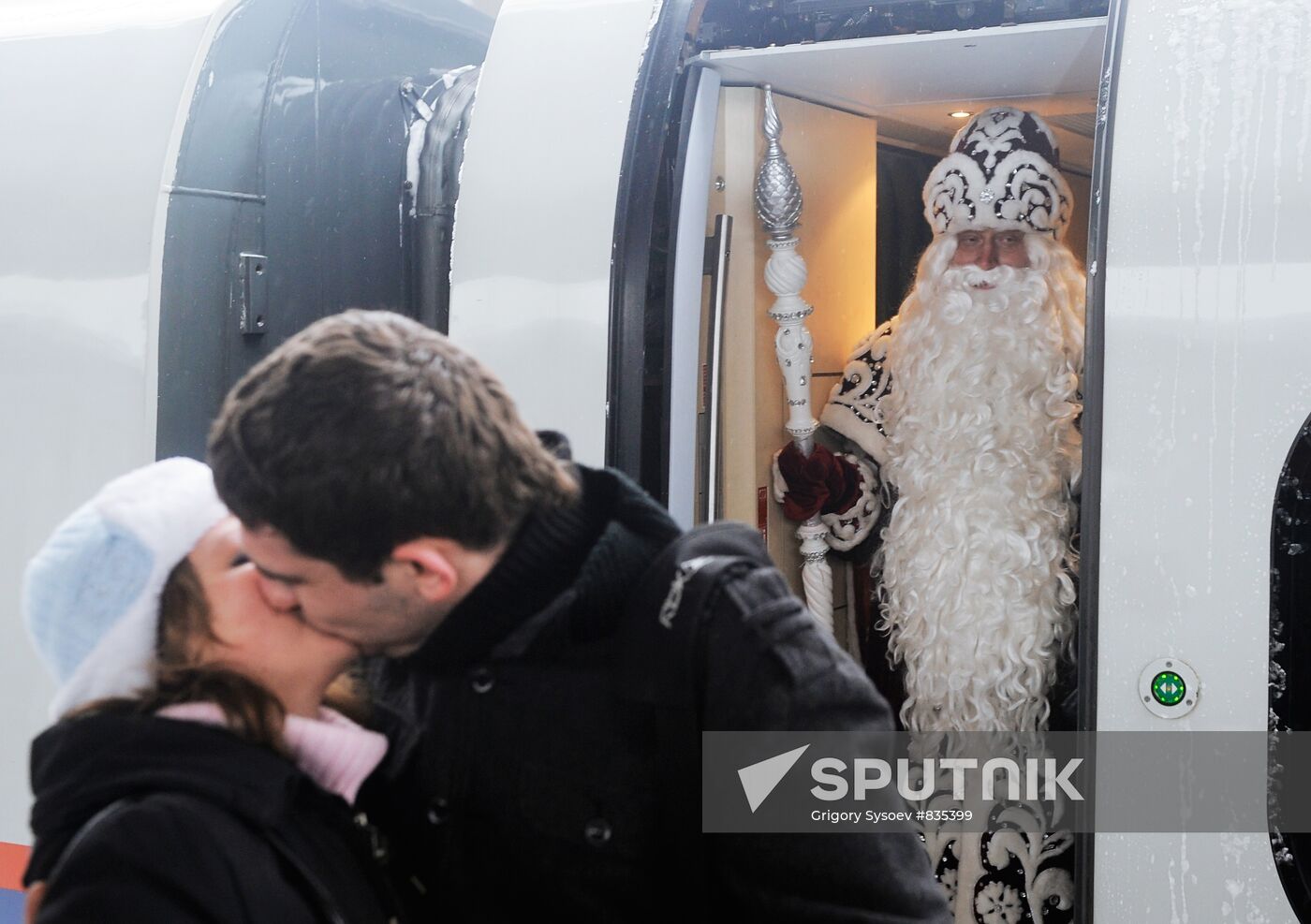Grandfather Frost going to Saint-Petersburg