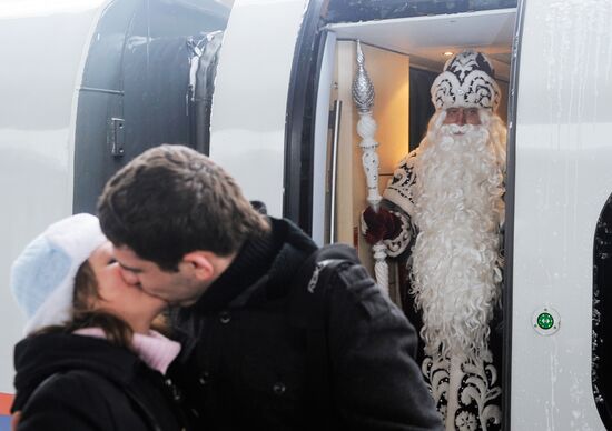 Grandfather Frost going to Saint-Petersburg