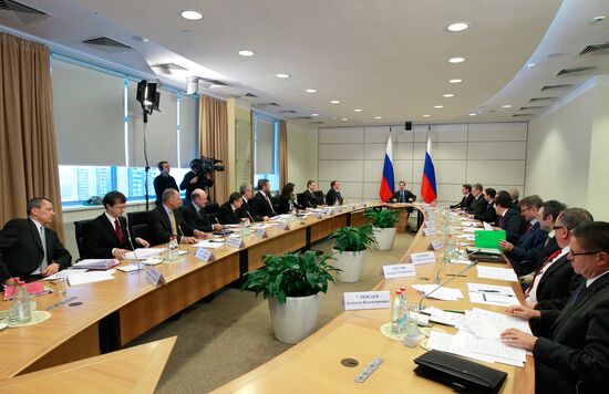 Dmitry Medvedev chairs meeting on international finance center