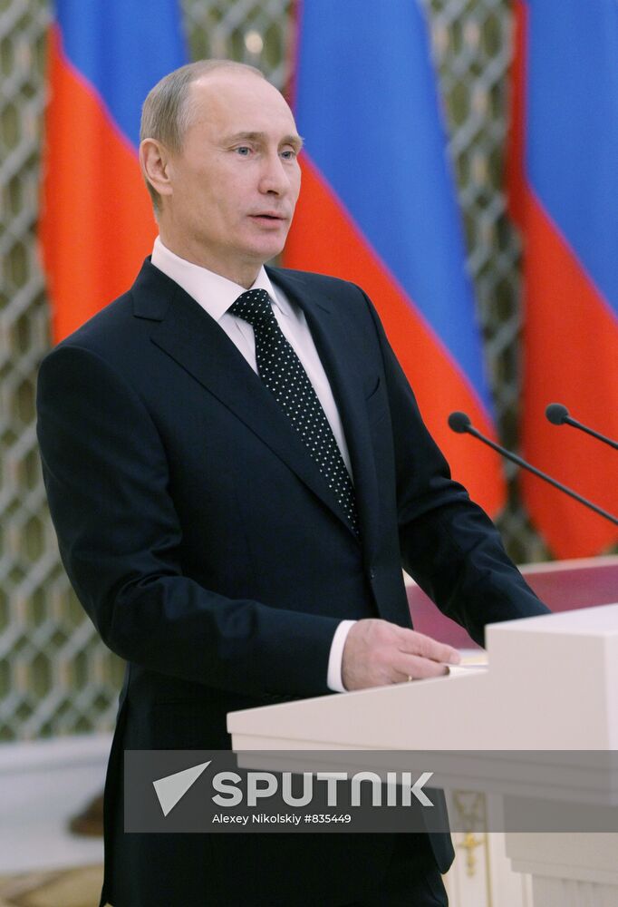 Vladimir Putin attends signing ceremony of general agreement