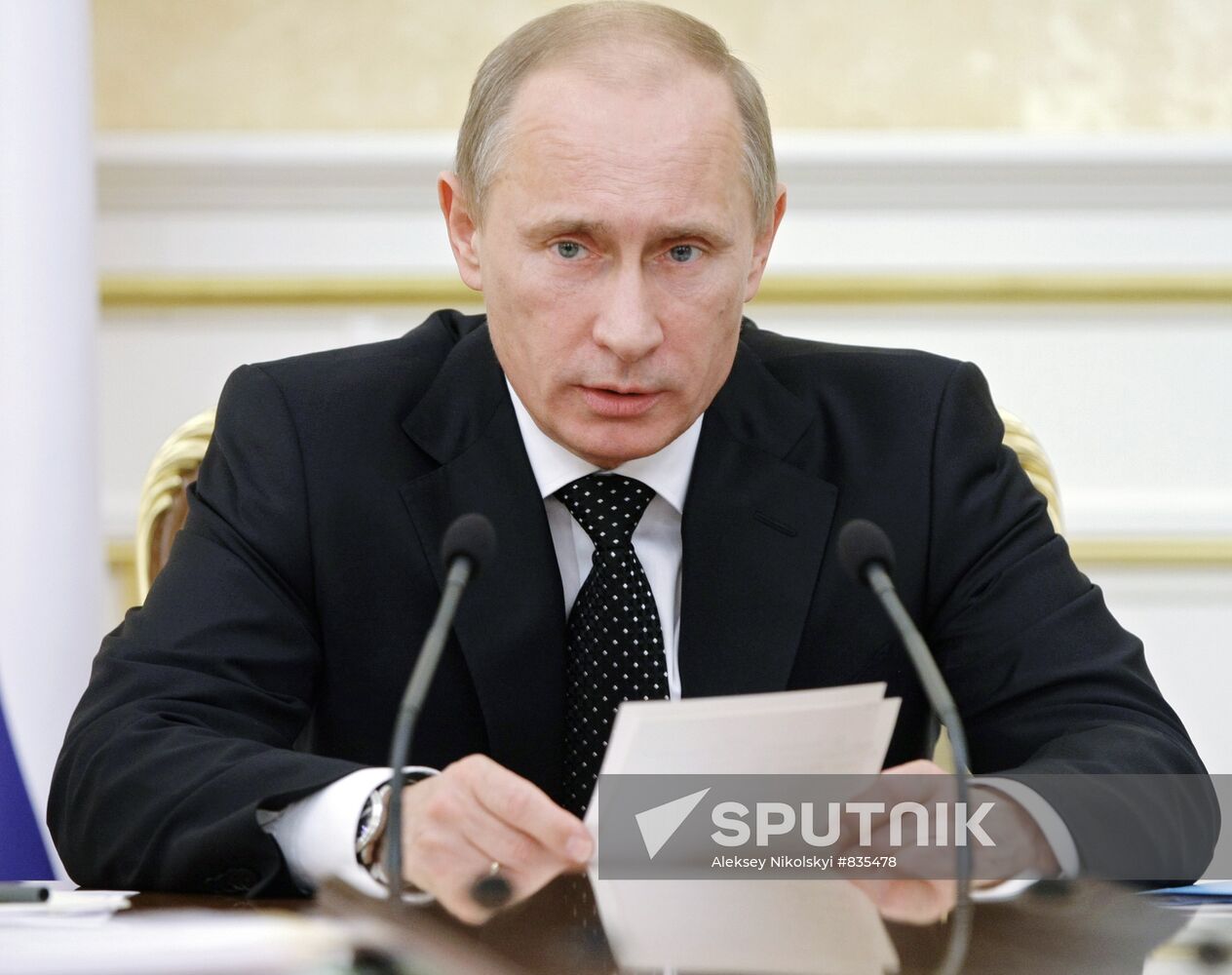 Vladimir Putin holds meeting of Russian government's presidium