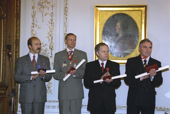 Russian cosmonauts award ceremony