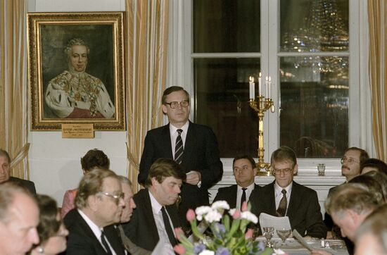 Nikolai Ryzhkov's official visit to Sweden