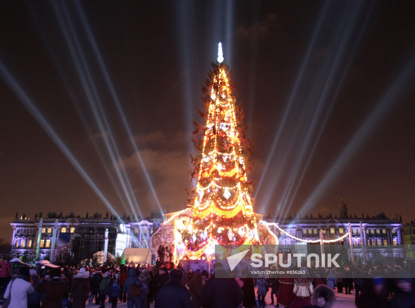 St.Petersburg's Christmas tree on Palace Square