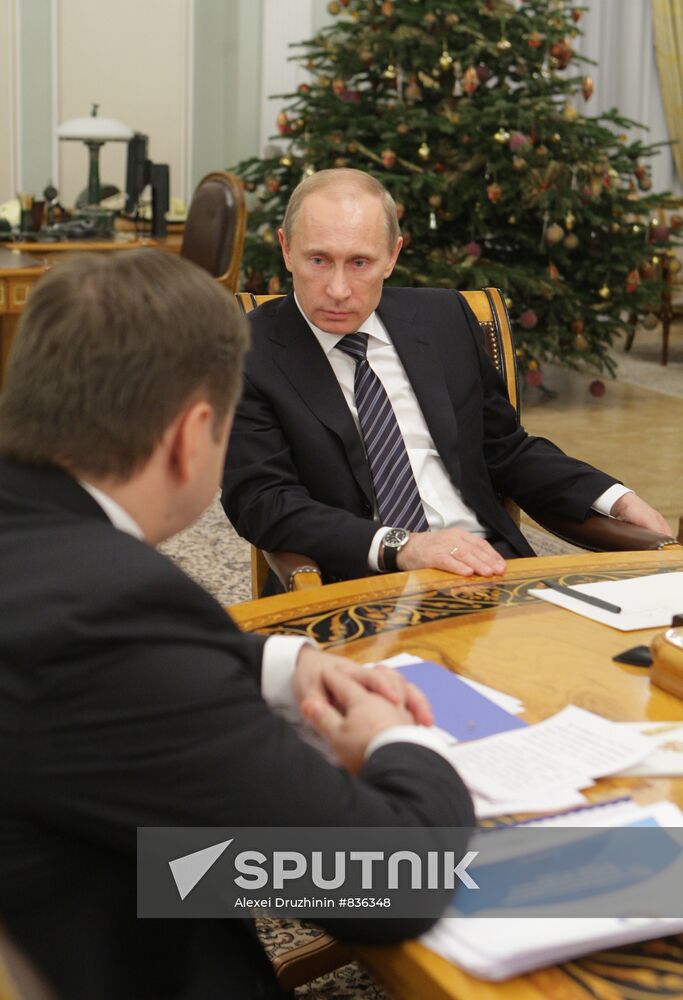 Vladimir Putin holds meeting