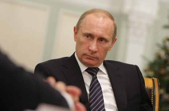 Vladimir Putin holds meeting