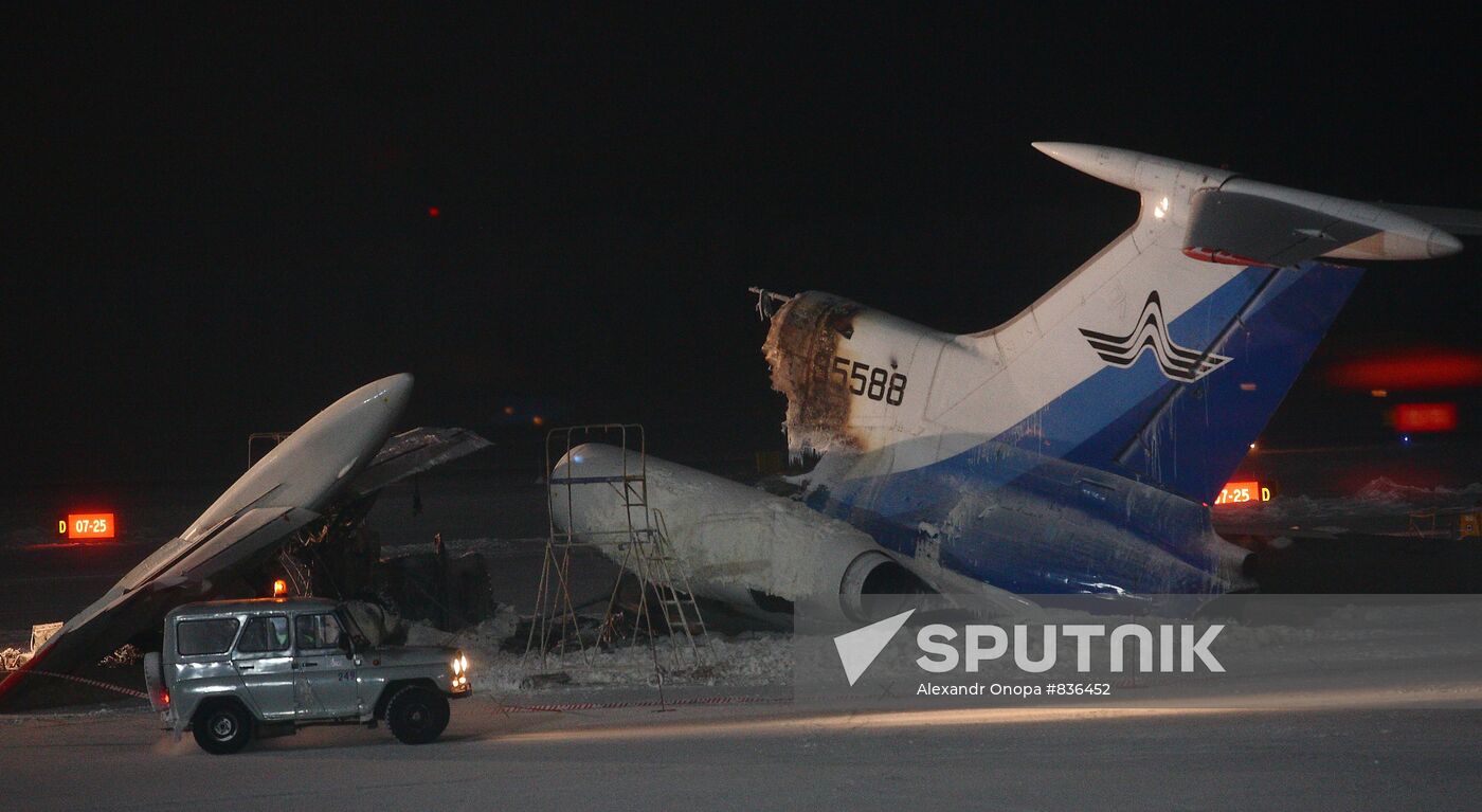 Tu-154 passenger jet on fire at Surgut airport