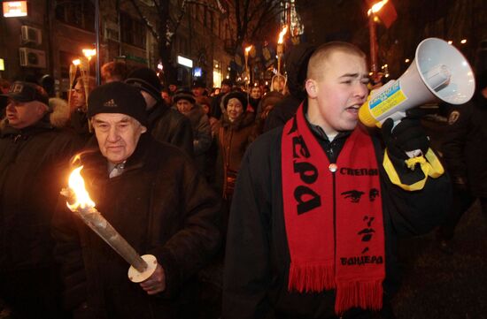 Torchlight procession to commemorate birth of Stepan Bandera