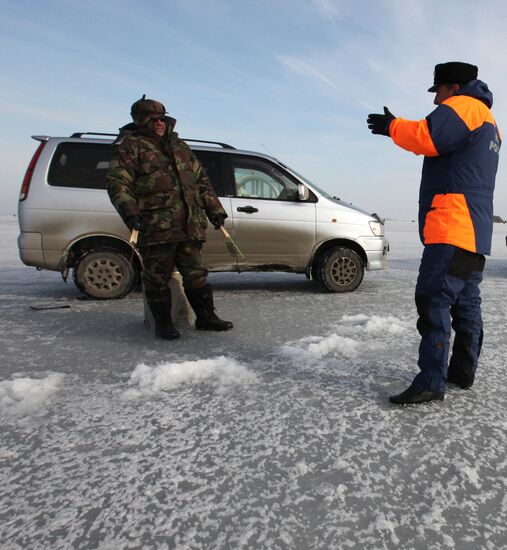 State inspection of Amur Bay area during ice fishing season