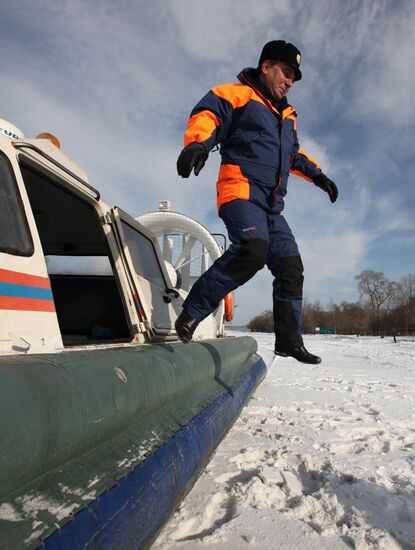 State inspection of Amur Bay area during ice fishing season