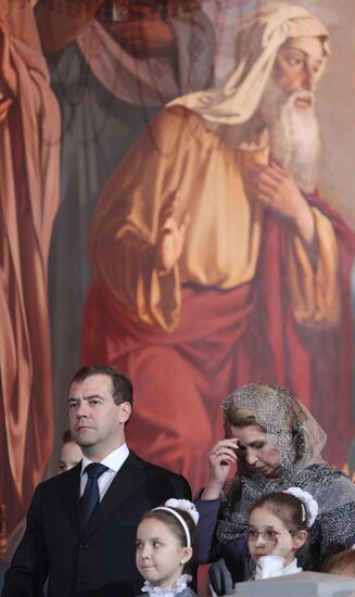 Dmitry Medvedev attends Christmas service in Moscow