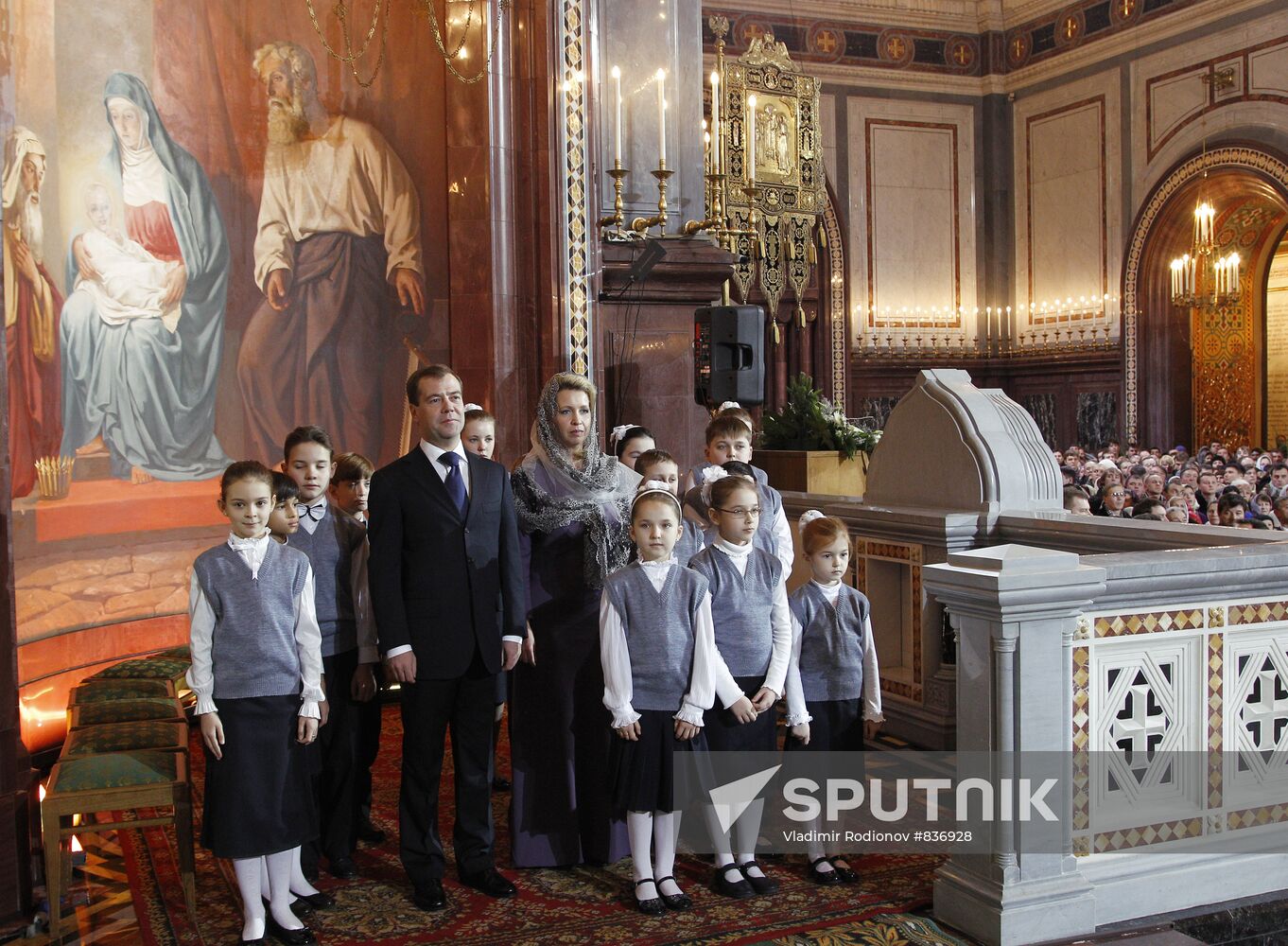 Dmitry Medvedev attends Christmas service in Moscow