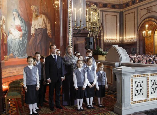 Dmitry Medvedev attends Christmas service in Moscow