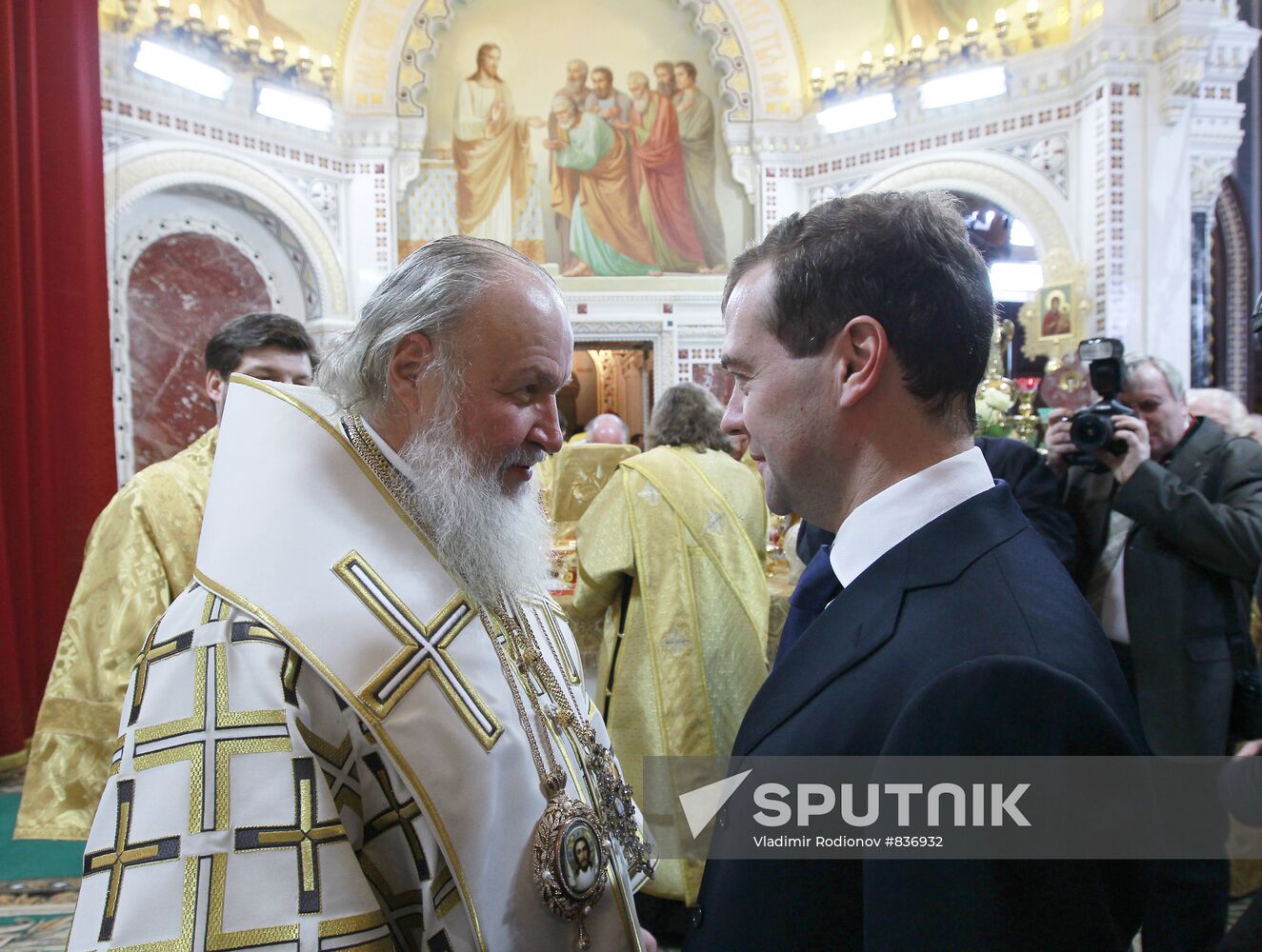 Dmitry Medvedev attends Christmas service in Moscow
