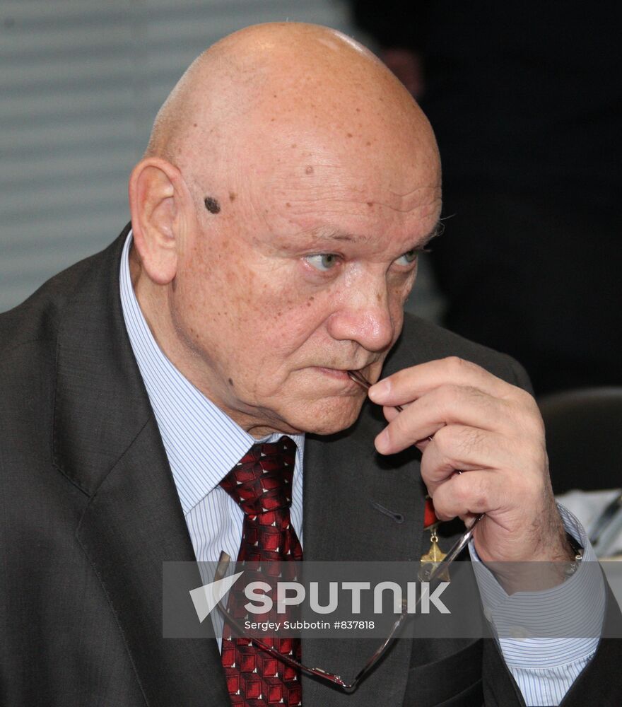 Vladimir Djanibekov