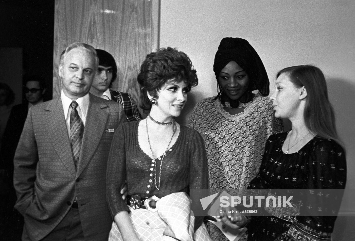 S. Rostotsky, Gina Lollobrigida, F. Dian, L. Solovyova