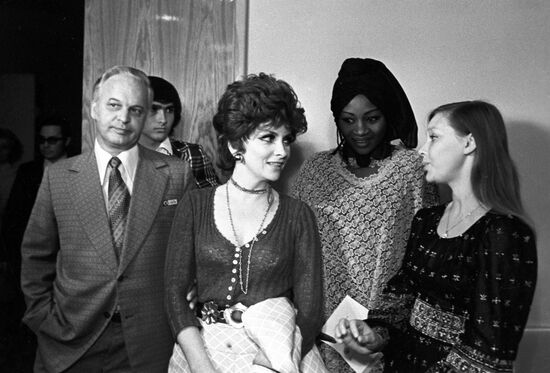 S. Rostotsky, Gina Lollobrigida, F. Dian, L. Solovyova