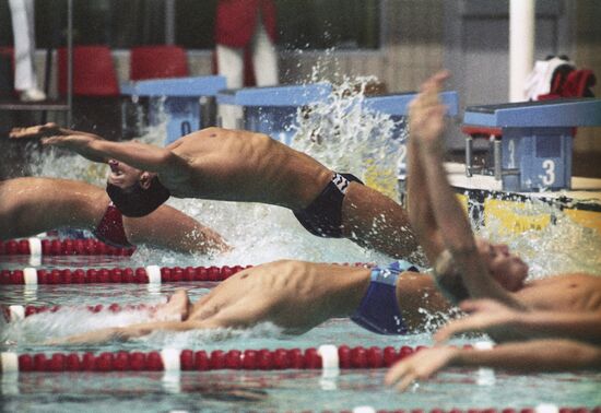 Swimmer Sergei Zabolotnov. Backstroke