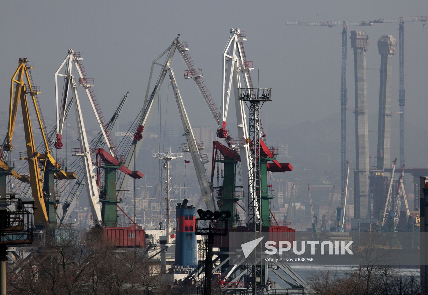 Cranes of Vladivostok's commercial port