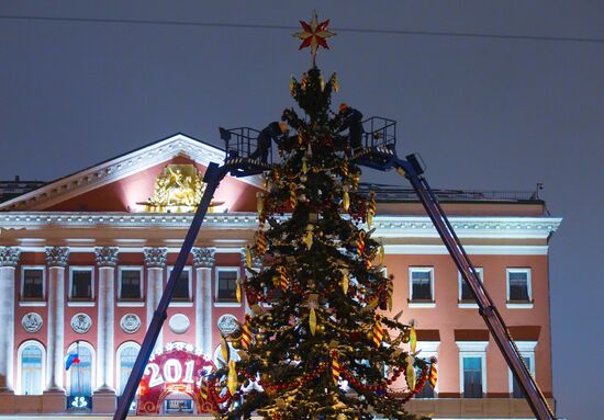 Moscow's New Year fir trees removed