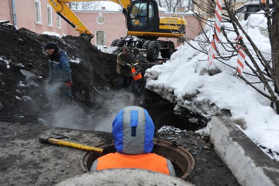 Pipe breaks at Kirovsky District of St. Petersburg