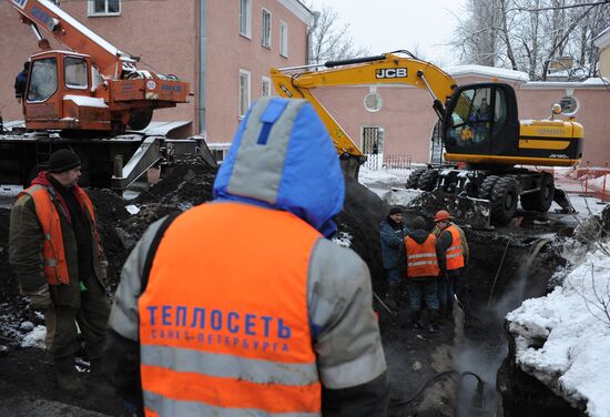 Pipe breaks at Kirovsky District of St. Petersburg