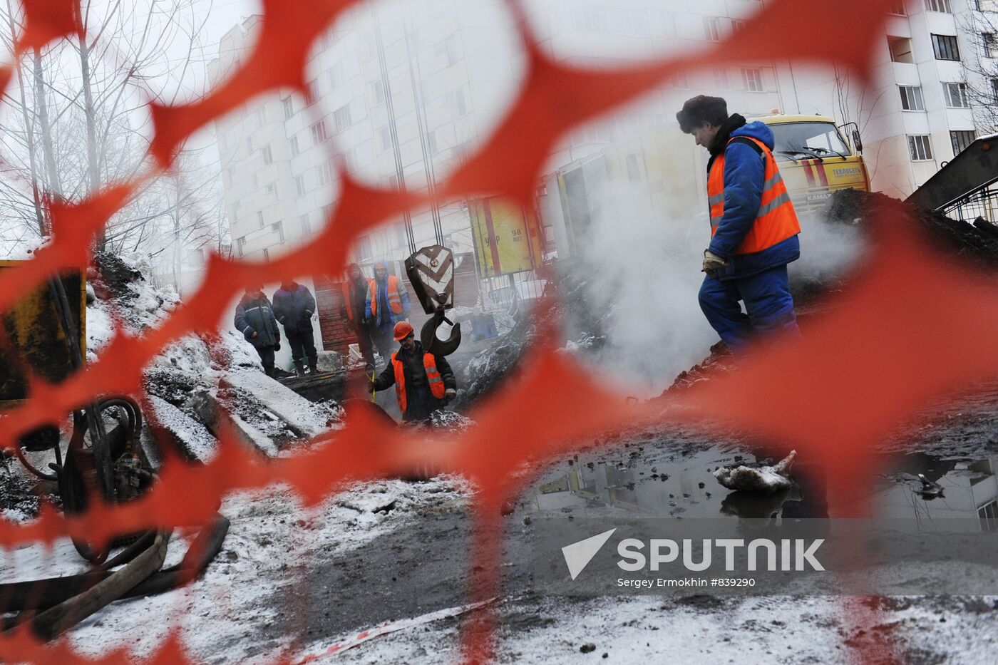 Pipe breaks at Kirovsky District of St. Petersburg