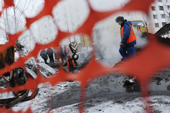 Pipe breaks at Kirovsky District of St. Petersburg