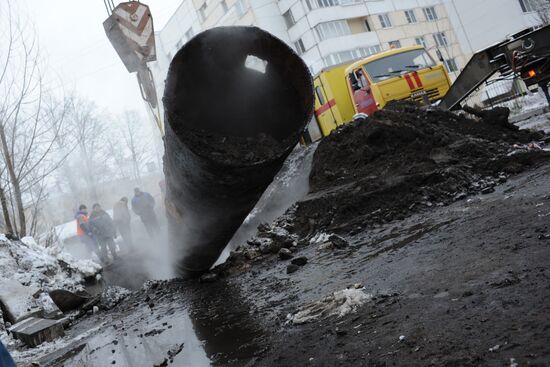 Pipe breaks at Kirovsky District of St. Petersburg