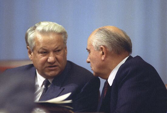 Boris Yeltsin and Mikhail Gorbachev