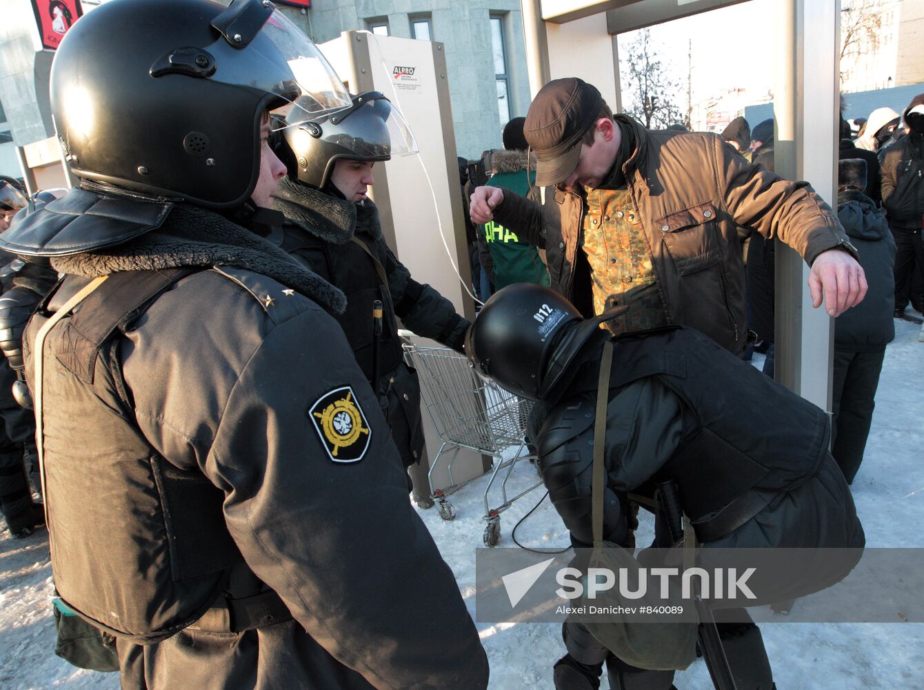 St. Petersburg rally protests ethnic crimes