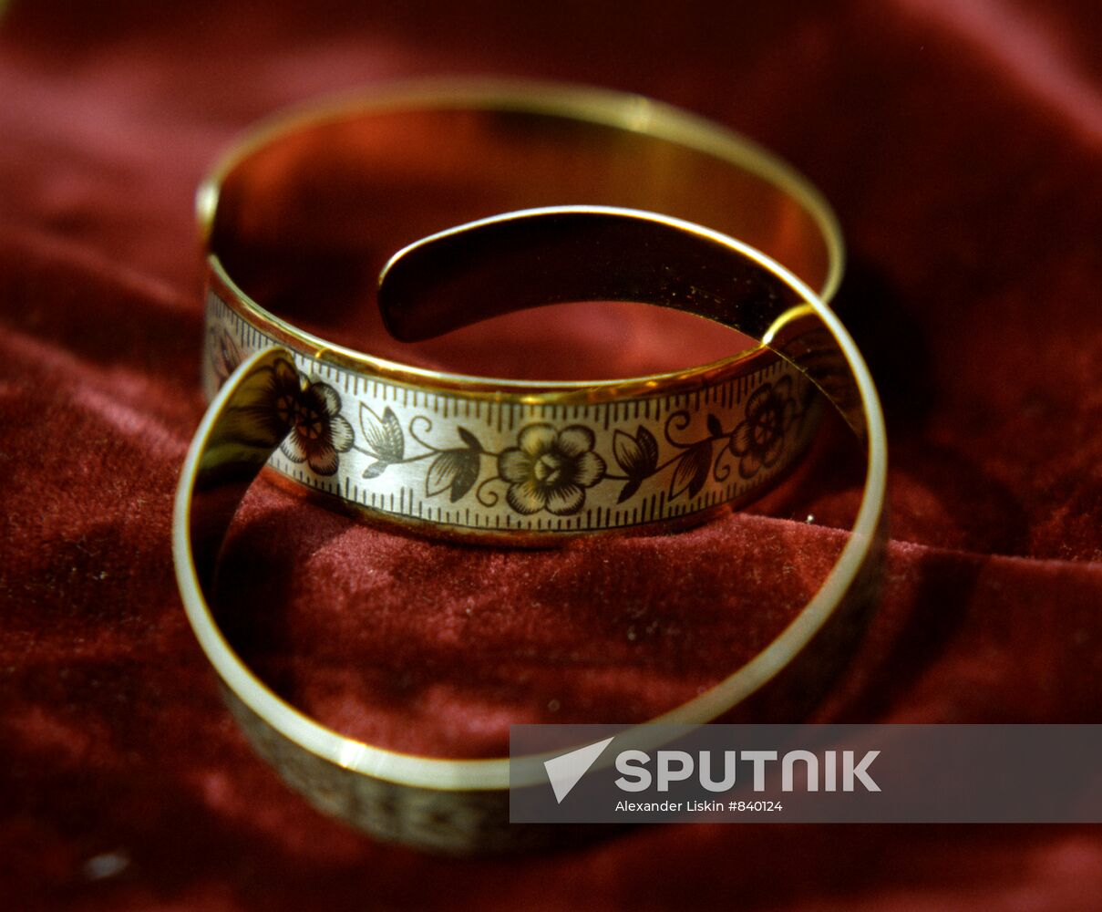 Women's bangles