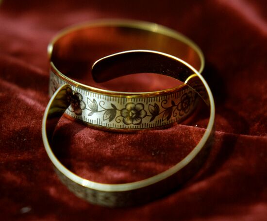 Women's bangles