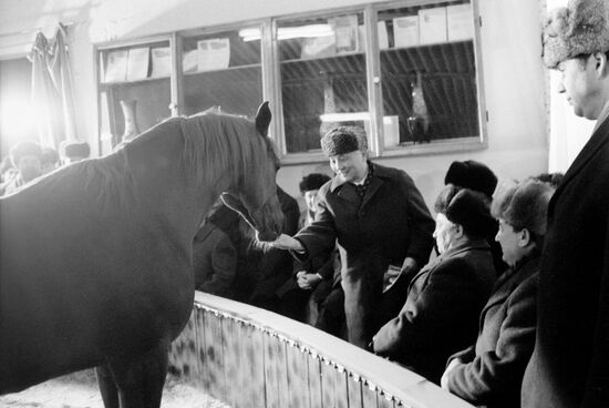 MPRP delegation visits horse farm