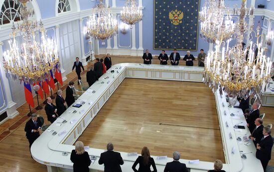 Dmitry Medvedev meets with heads of Federal Assembly