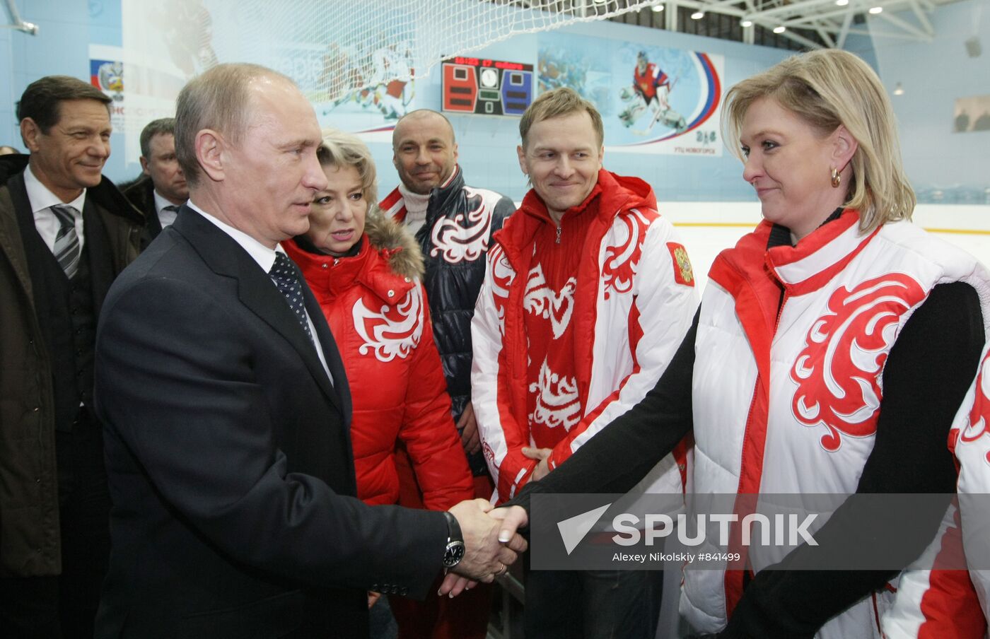 Vladimir Putin visits Novogorsk training center