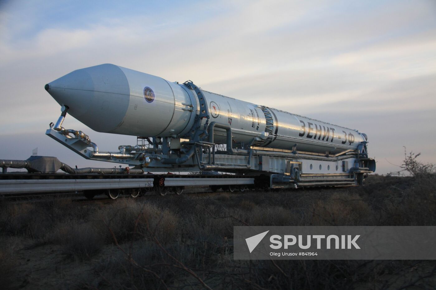 Installation of Zenit-2SB carrier rocket, Baikonur space center