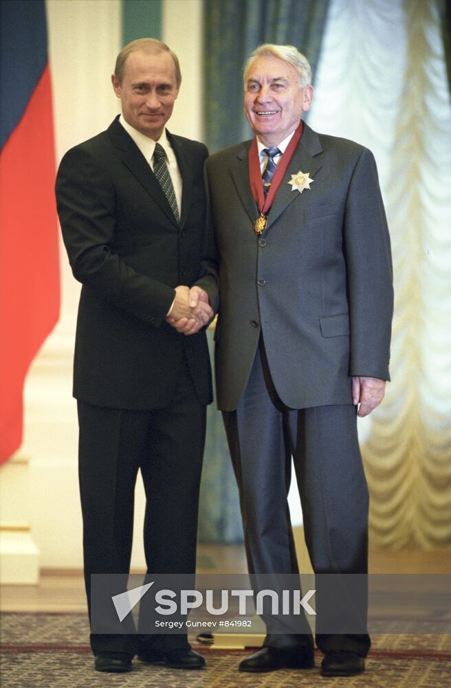 Russian President Vladimir Putin and chief designer Igor Spassky