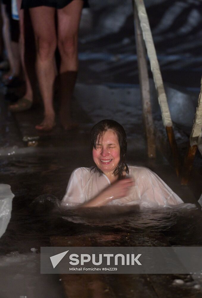 Epiphany bathing at Kolomenskoye