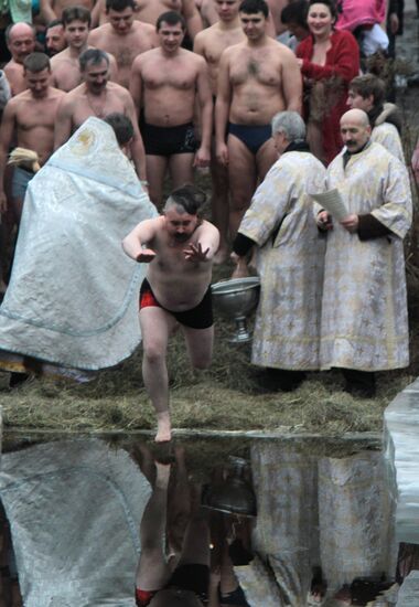 Orthodox believers celebrate Epiphany in Kiev
